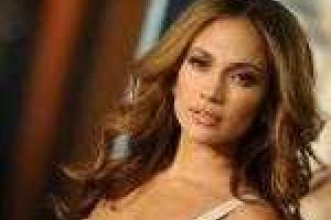 Дженнифер Лопес шокировала своим соблазнительным нарядом