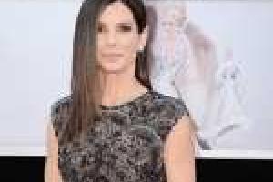 Сандра Буллок удивила весьма неординарным нарядом