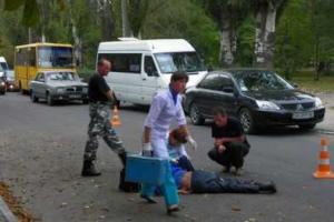 В Мариуполе маршрутка сбила мужчину на пешеходном переходе