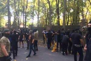 Михаил Добкин намерен вывезти детей из Украины