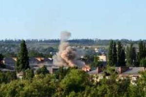 Жители Донецка слышат ударную волну по всему городу