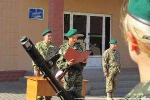 Одиннадцать девушек из Мариуполя и Волновахи решили выйти на границу Украины