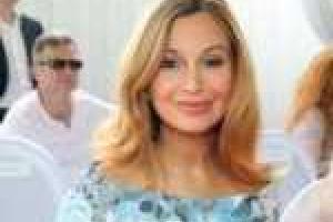 Ольга Орлова показала свой соблазнительный бюст