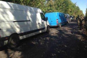 CБУ задержала три микроавтобуса с продуктами для "ДНР"