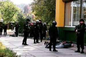 Жуткая перестрелка произошла в Киеве возле метро