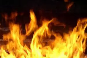 В Харькове загорелся пятиэтажный жилой дом, - МЧС