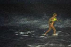 Анастасия Волочкова в стрингах искупалась в Черном море