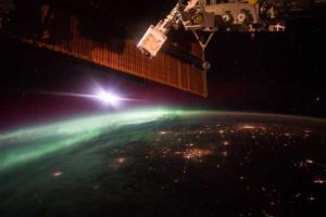 В сети появилось фото северного сияния из космоса