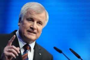 Премьер Баварии возмущен политикой Меркель