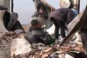 В России перевернулась фура с водкой, местные жители ушли в недельный запой