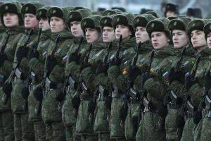 Россия предлагает жителям Крыма идти в армию на "выгодных условиях"
