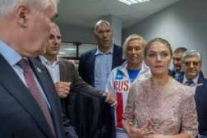 Алина Кабаева "засветила" обручальное кольцо