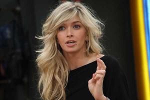 Вера Брежнева показала, как она тренирует ягодицы