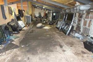 В Венгрии обнаружили мастерскую, где похищенные авто разбирались на запчасти для продажи в Украине