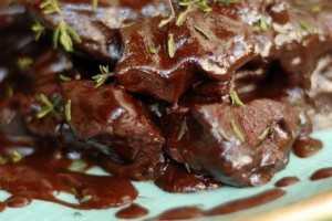 Специалисты доказали, что мясо и шоколад влияет на психику человека 