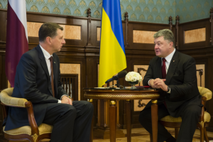 Порошенко проводит встречу с Президентом Латвии