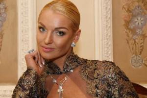 Анастасия Волочкова променяла балет на рекламу постельного белья