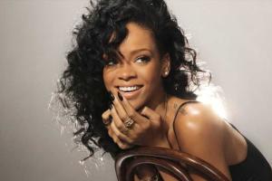 Рианна в откровенном наряде превзошла саму себя