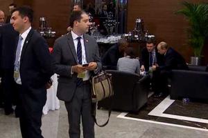 На саммите G20 засекли "шпиона", который подслушивал разговор Путина с Обамой