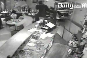 В сети появилось видео террористического акта в кафе Парижа