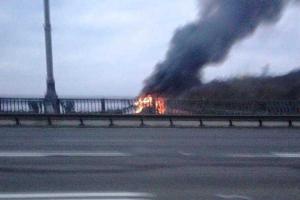 В Киеве горит плавучий ресторан на воде под названием «Веранда»