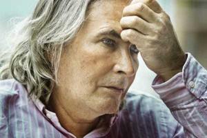 Большинство россиян, живущих в Крыму, не поддерживают аннексию, - российский поэт