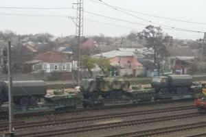 Разведка зафиксировала прибытие в Джанкой эшелон российской техники. Видео