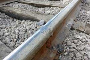 В Славянске поезд тяжело травмировал женщину