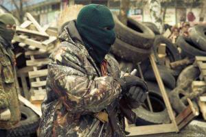 В Алчевске боевики в масках совершают налеты на продуктовые магазины