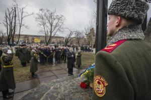 Порошенко почтил память участников ликвидации аварии на Чернобыльской АЭС