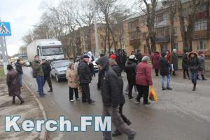 Жители Керчи начали массовые акции протеста. Видео
