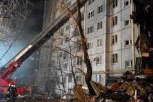 В Волгограде на месте взрыва в жилом доме вновь возник пожар