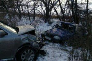 Сегодня в Донецкой области в ДТП с участием сотрудника полиции погибли два человека