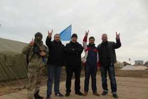 К активистам-блокадникам Крыма приехали турецкие "Серые волки"