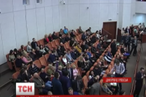 В Днепропетровске "Самопомощь" сорвала проведение первой сессии горсовета. Видео