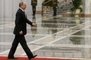 Западные СМИ раскрыли тайну необычной походки Путина