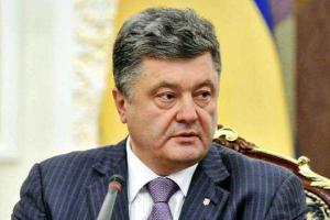 Порошенко в 2016 году увеличит зарплату военнослужащим