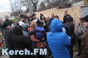 Полиция разогнала митингующих жителей Керчи. Видео