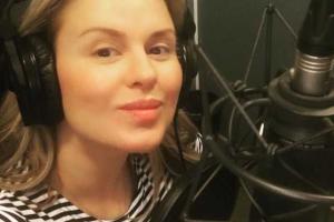 Певица Анна Семенович удивила снимком без макияжа