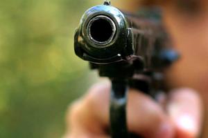 В Киевской области мужчина открыл стрельбу по группе детей, которые играли петардами
