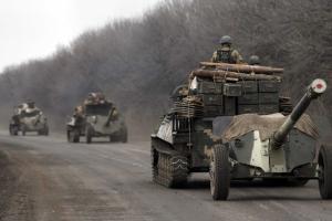 Боевики "ДНР" перебрасывают тяжелое оружие на линию разграничения