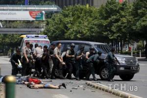 В Сети появились жуткие фото с места серии мощных взрывов в Джакарте
