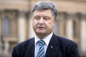 Порошенко ответил на петицию о повышении зарплат учителям и преподавателям