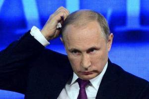 Якунин заявил, что Путин решил переформировать свое окружение