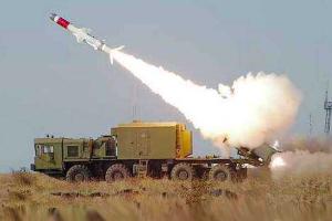 Военный эксперт уверен, что Россия ведет тройную игру