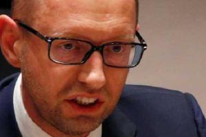 Яценюк приказал Минэнерго и АМКУ снизить цены на топливо