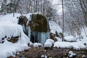 В Крыму рухнул козырек водопада "Серебряные струи"