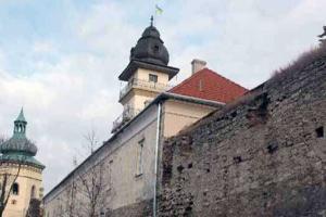 На Львовщине неизвестные бросили "коктейль Молотова" в старинный замок