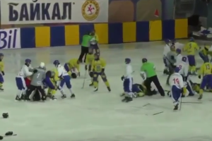 В Сети появилось видео массовой драки игроков после хоккейного матча "Монголия-Украина"