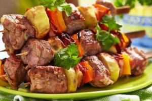 Шашлычный сезон. Рецепт приготовления шашлыка 
